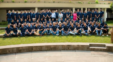 employees-group-photo-1